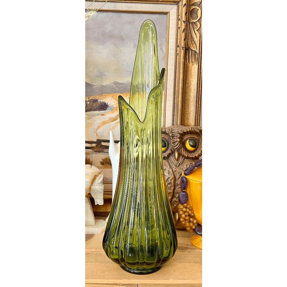 Vintage L.E. Smith 21” Green Simplicity Ribbed Swung Glass Vase Fat Bottom